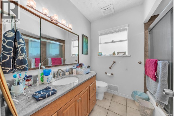 959 Caithness Crescent, Port Moody, BC V3H1C7 Photo 4