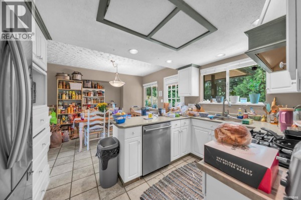 959 Caithness Crescent, Port Moody, BC V3H1C7 Photo 5