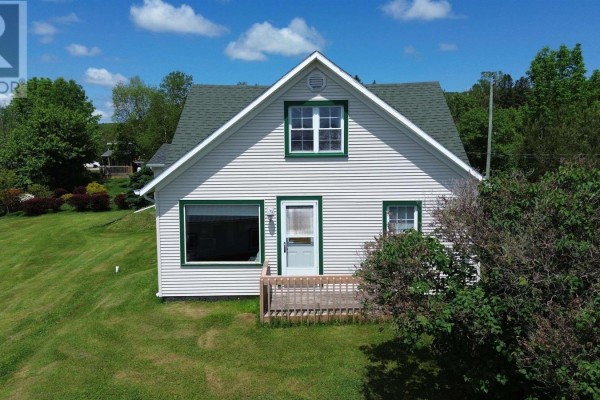 Porch - 9596 105 Highway, Whycocomagh, NS B0E3M0 Photo 3