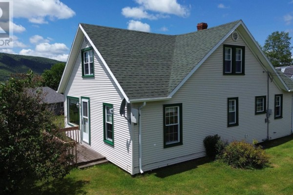 Den - 9596 105 Highway, Whycocomagh, NS B0E3M0 Photo 5