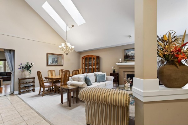 96 15500 Rosemary Heights Crescent, Surrey, BC V3Z0K1 Photo 4