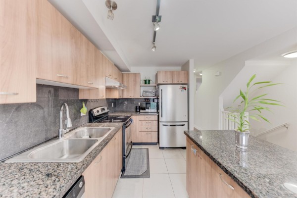 96 6671 121 Street, Surrey, BC V3W1T9 Photo 4