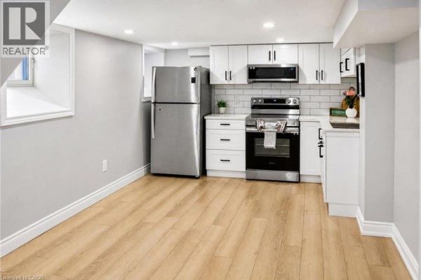 4pc Bathroom - 96 Balsam Avenue S Unit# Basement, Hamilton, ON L8M3B3 Photo 4