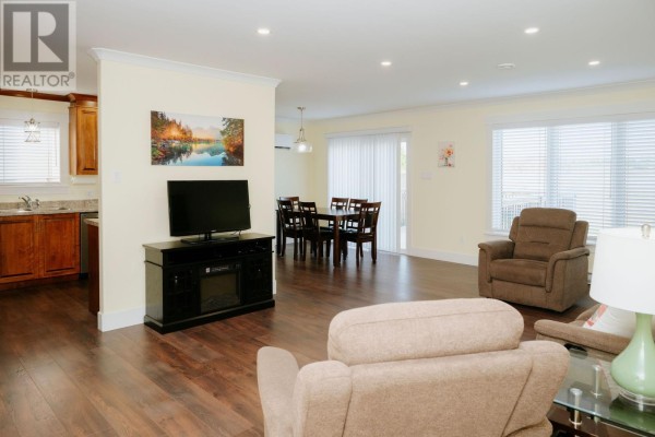 Bath (# pieces 1-6) - 96 Bannock Street, Gander, NL A1V0G6 Photo 5