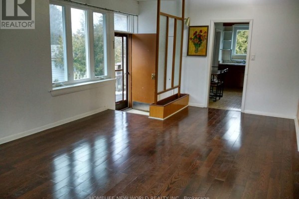 96 Berkinshaw Crescent, Toronto, ON M3B2T2 Photo 4