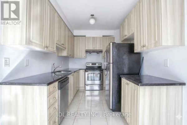 Great room - 96 Firwood Drive, Richmond Hill, ON L4S0E8 Photo 2