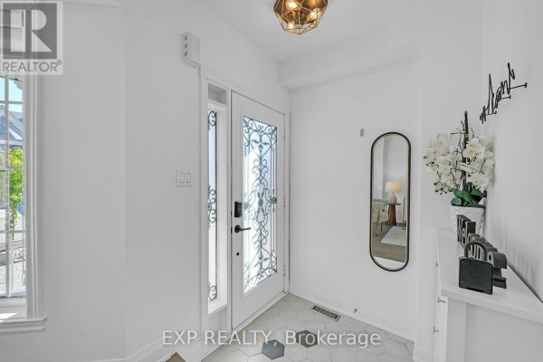 Dining room - 96 Grand Valley Boulevard, Vaughan, ON L6A3K4 Photo 5