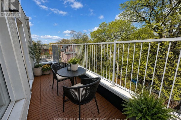 96 Harbord Street, Toronto, ON M5S1G6 Photo 4