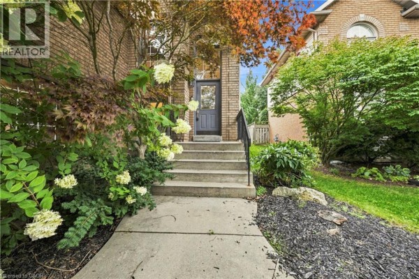 96 Laurendale Avenue, Waterdown, ON, photo 3