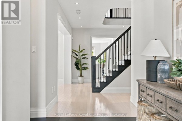 Eating area - 96 Mccann Street, Guelph, ON N1G0B9 Photo 5
