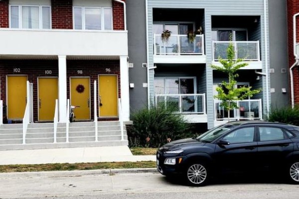 Great room - 96 Seabrook Drive, Kitchener, ON N2R0R7 Photo 2
