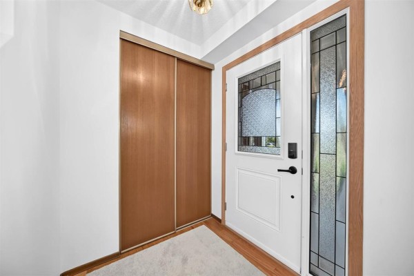 Mud room - 96 Torwood Crescent, Winnipeg, MB R2R2T7 Photo 4