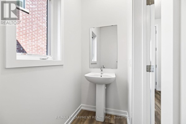 96 Valley Trail Place, Hamilton, ON, photo 3