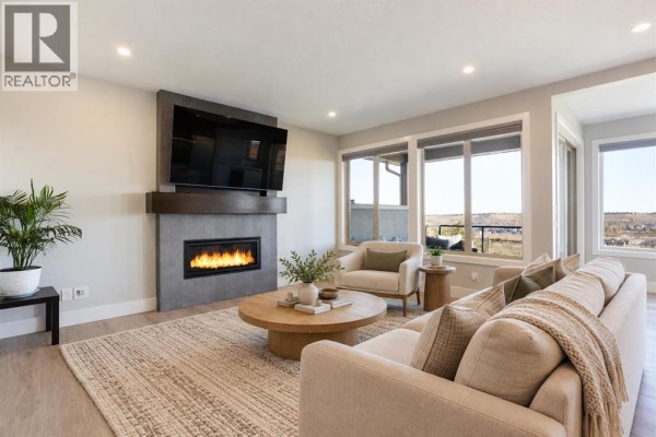 Living room - 96 Walcrest View Se, Calgary, AB T2X4G3 Photo 4