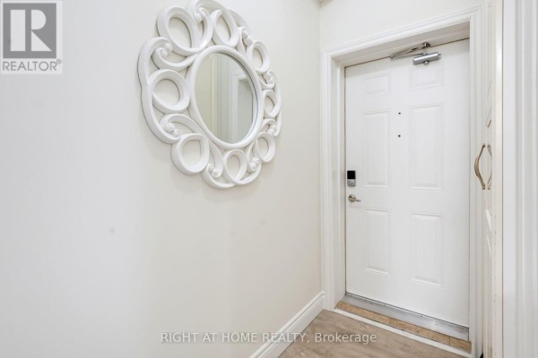 960 Bloor Street, Mississauga, ON L4Y2N1 Photo 3