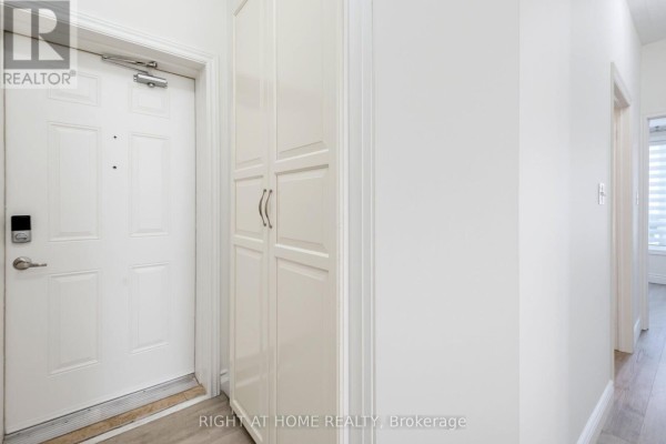 960 Bloor Street, Mississauga, ON L4Y2N1 Photo 4