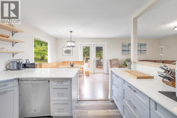 Family room - 960 Monrose Road, Wynndel, BC V0B2N2 Photo 5