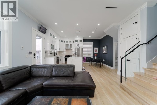 960 Renfrew Street, Vancouver, BC V5K4B8 Photo 3