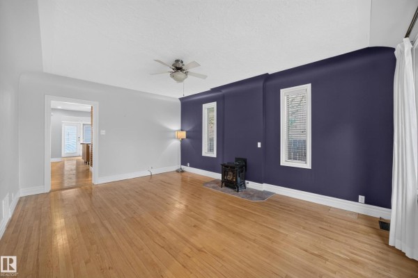 9615 75 Av Nw, Edmonton, AB T6E1H7 Photo 5