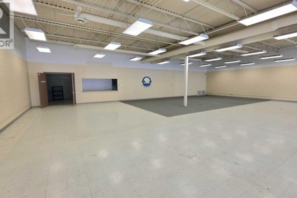 9616 100 Street, Peace River, AB T8S1S4 Photo 4