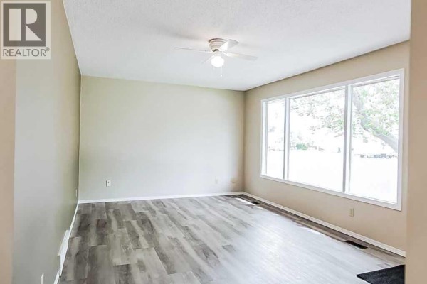 3pc Bathroom - 9616 91b Avenue, Grande Prairie, AB T8V0H2 Photo 5