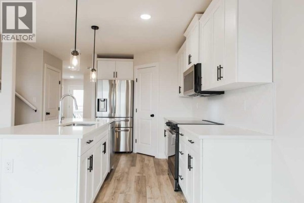 4pc Bathroom - 9619 Hillcrest Drive, Grande Prairie, AB T8V1A6 Photo 4