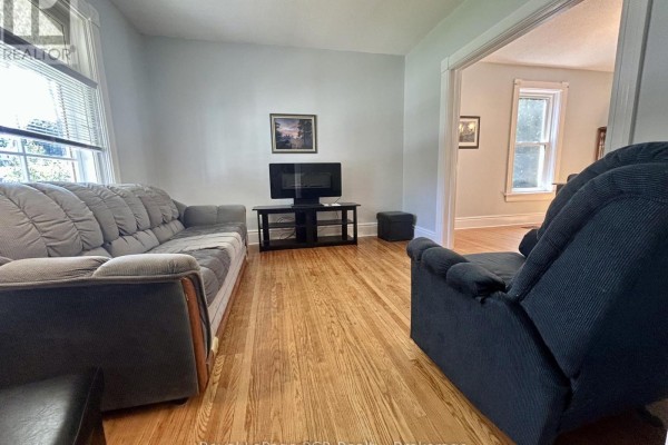 962 7th Avenue E, Owen Sound, ON, photo 3