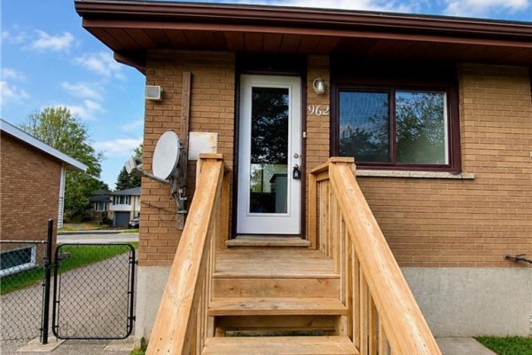 962 Eagle Crescent Unit# 1, London, ON, photo 3