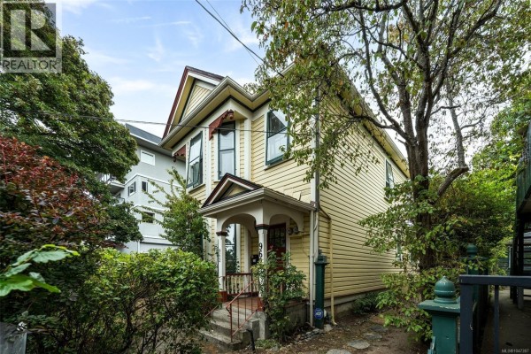 962 Fairfield Rd, Victoria, BC, photo 2
