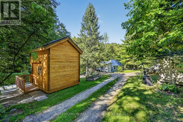 963 Narrows Lane, Leeds And The Thousand Islands, ON K0E1N0 Photo 2