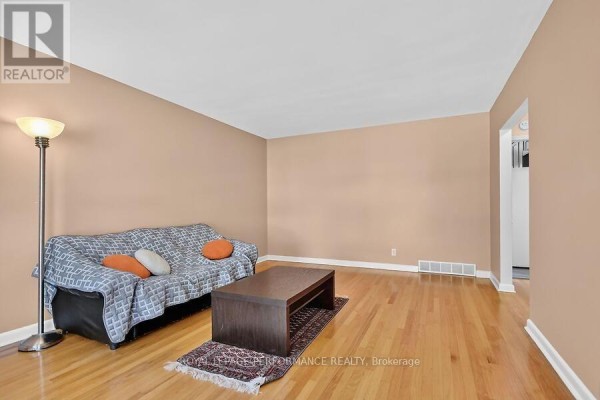 Bedroom - 964 Connaught Avenue, Ottawa, ON K2B5M9 Photo 5