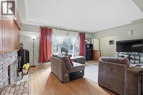 9645 David Drive, Burnaby, BC V3J1H2 Photo 5