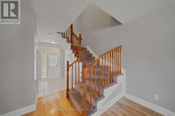 Kitchen - 965 Markwick Crescent, Ottawa, ON K4A4J2 Photo 5