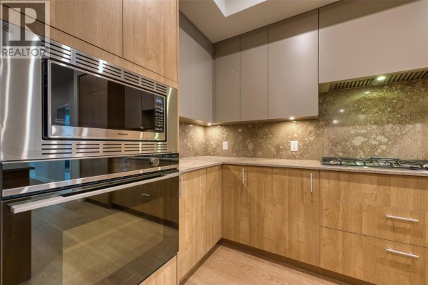 5pc Ensuite bath - 9654 Benchland Drive Unit# 201, Lake Country, BC V4V0C5 Photo 5