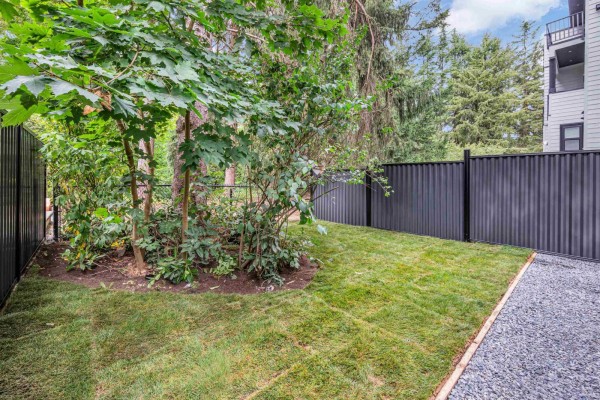 9657 161a Street, Surrey, BC V4N2E8 Photo 4