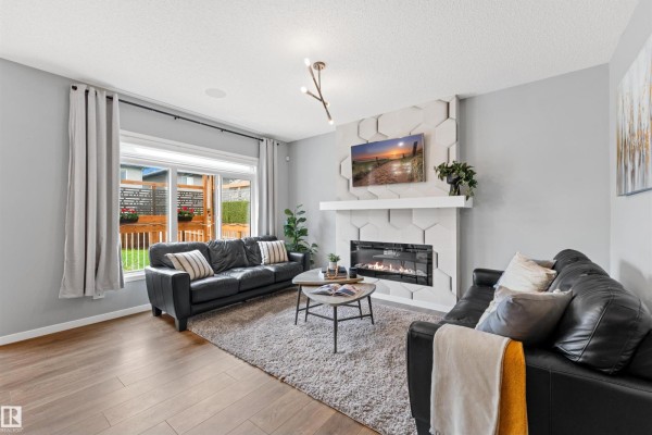 Den - 9664 223 St Nw, Edmonton, AB T5T7B7 Photo 4