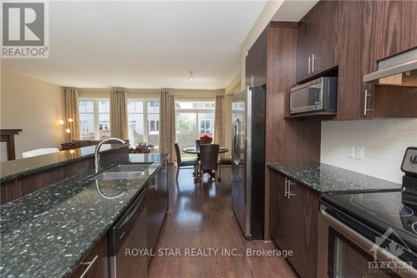 Bathroom - 969 Bunchberry Way S, Ottawa, ON K1T3T8 Photo 5