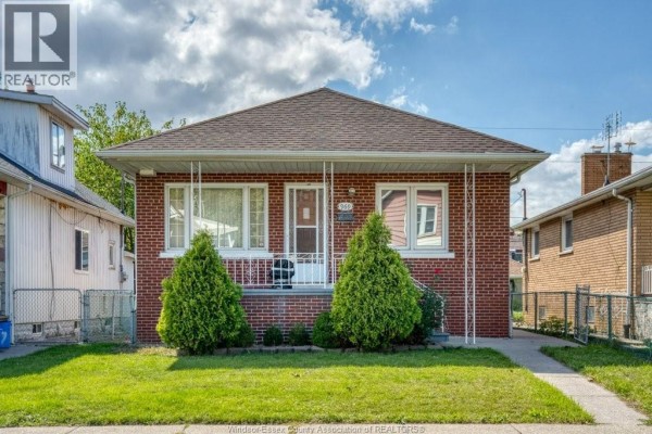 969 Langlois, Windsor