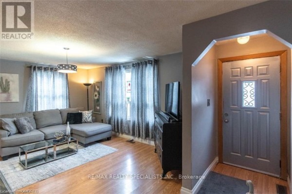 Primary Bedroom - 9697 Dickenson Road, Hamilton, ON L0R1W0 Photo 4