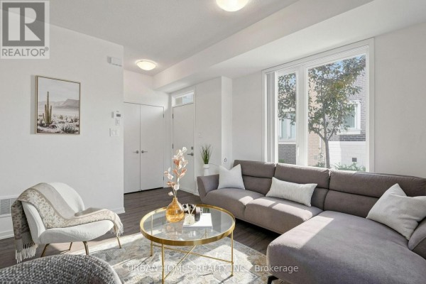 97 - 10 Almond Blossom Mews, Vaughan, ON L4K0N6 Photo 5