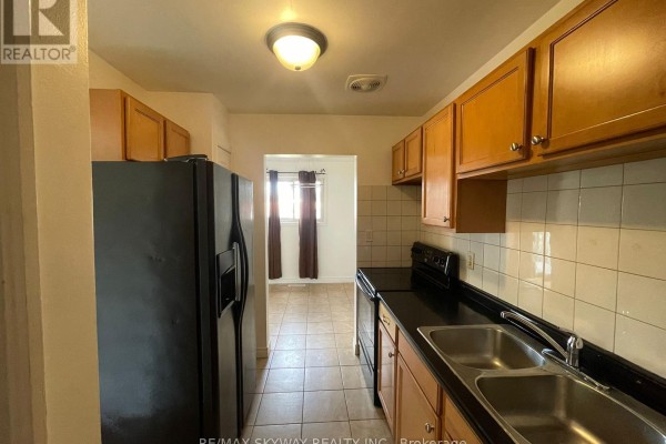 97 - 1730 Columbia Court, Windsor, ON N9E1B1 Photo 3