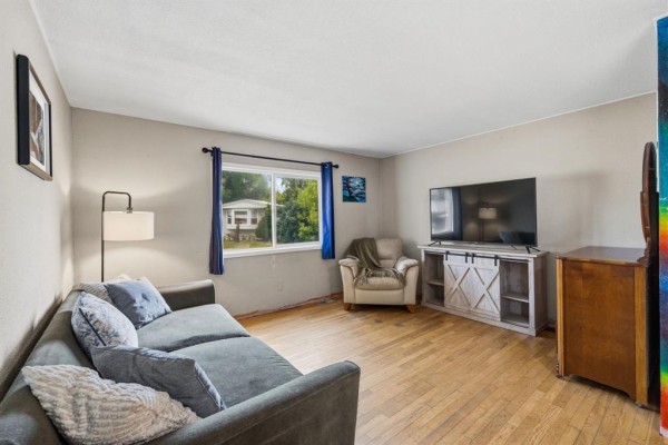 Primary Bedroom - 97 Bonneteau Avenue, Ile Des Chenes, MB R0A0T1 Photo 4