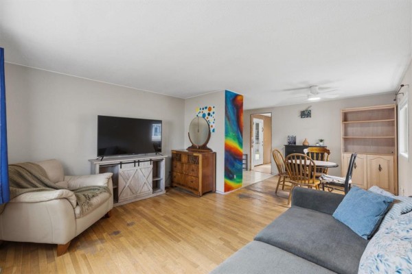 Bedroom - 97 Bonneteau Avenue, Ile Des Chenes, MB R0A0T1 Photo 5
