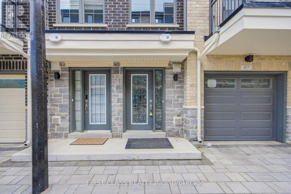 97 Clippers Crescent, Whitchurch Stouffville