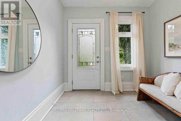 Foyer - 97 Coleman Avenue, Toronto, ON M4C1P8 Photo 4