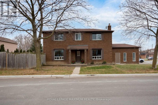 Kitchen - 97 Coles Avenue, Vaughan, ON L4L1L8 Photo 2