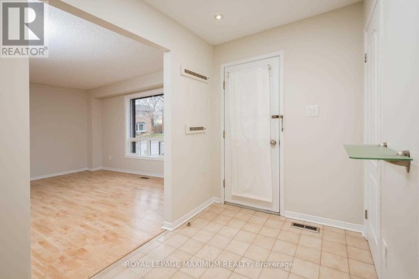 Bedroom 3 - 97 Coles Avenue, Vaughan, ON L4L1L8 Photo 5