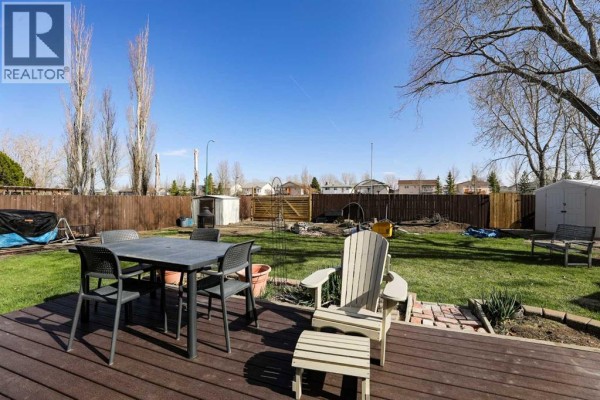 97 Laval Court W, Lethbridge, AB, photo 3