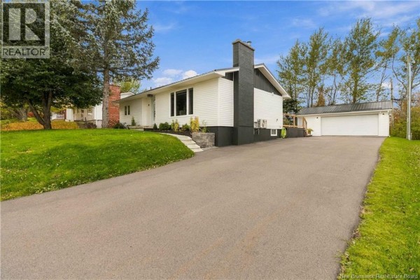 3pc Ensuite bath - 97 Lorette Street, Dieppe, NB E1A4Z8 Photo 3