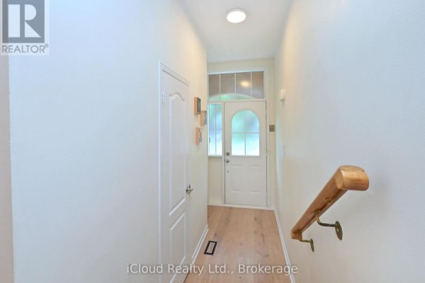 Primary Bedroom - 97 Mugford Road, Aurora, ON L4G7J5 Photo 4
